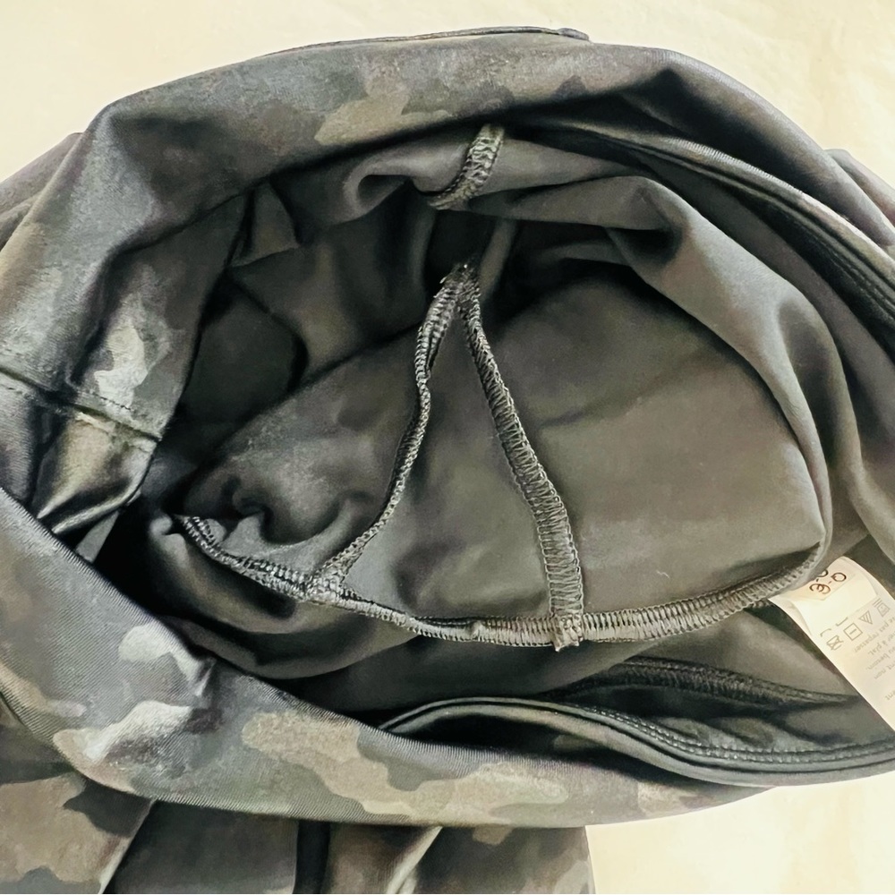 SPANX Faux Leather Matte Black Camo Leggings High Waist Size XS Like New - Picture 10 of 10